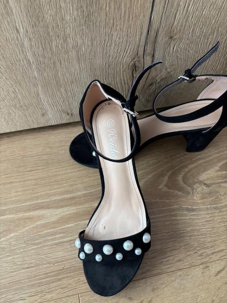 Čierne sandálky, 38