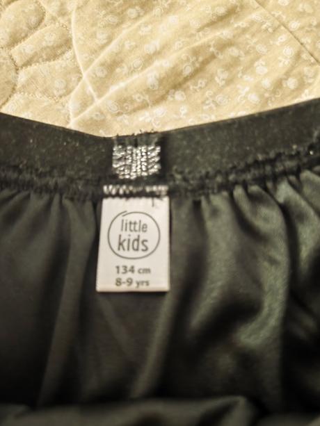 Dievčenská sukňa, 134