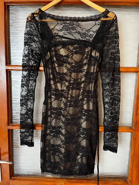 Male čierne šaty, sugarbird,s