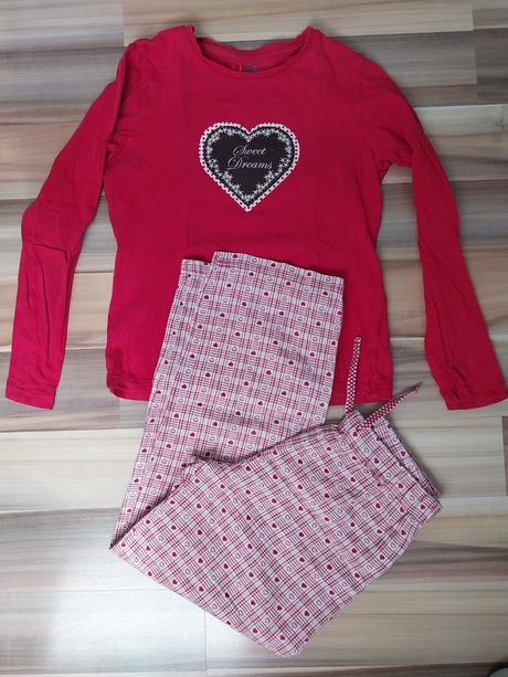 Pyžamko 134/140, 134