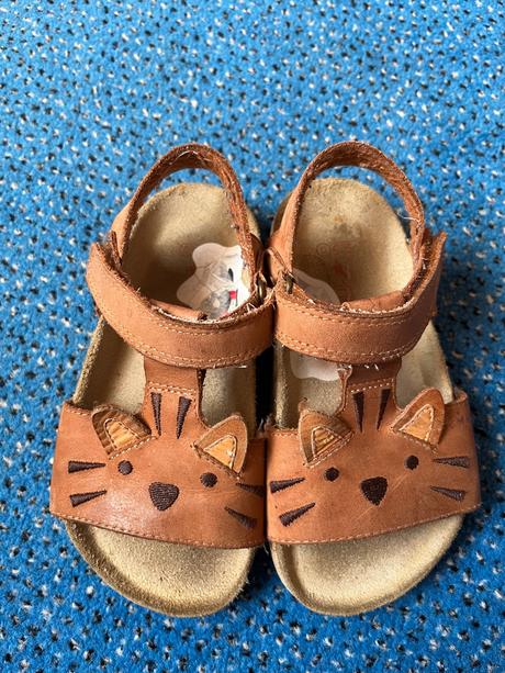 Next sandálky, next,27