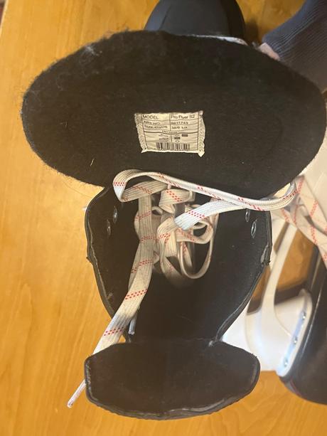 Ľadové korcule, 38