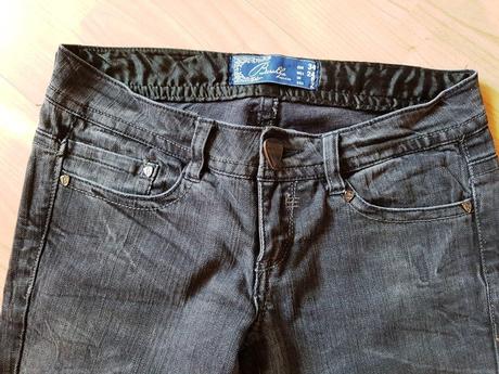 Sivo-čierne bershka rifle veľkosť 34, 34