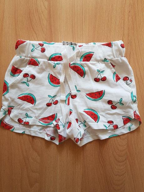 Šortky č. 90 / 92, benetton,92