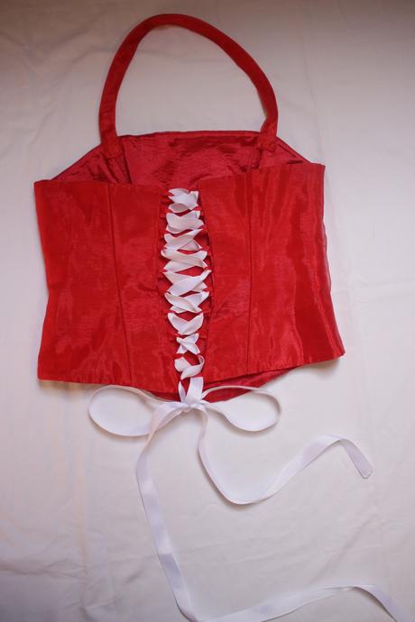 Vintage červený korzet s korálikmi elegantný top, l