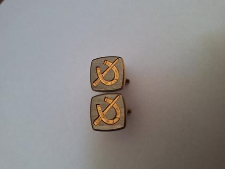 Manžetové gombíky, 