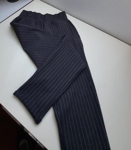 Športovo-elegantný kostým, s