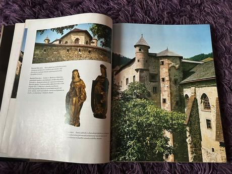 Slovenské hrady, zámky a kaštiele,