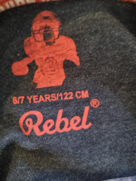Tricko, rebel,122