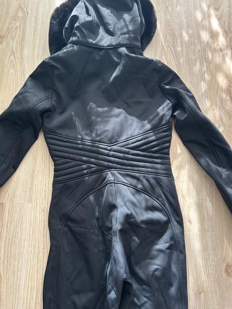 Nádherný lyžiarsky overal značky oysho, pc 249 eur, m