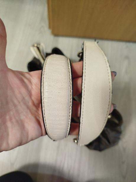 Kabelka guess, guess