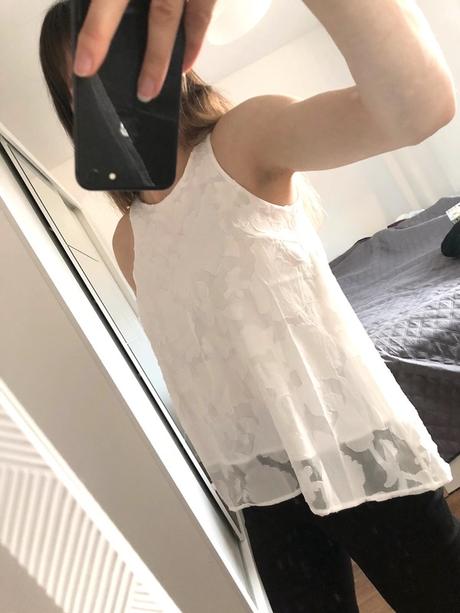 Jarná biela blúzka s kvetmi, reserved,s