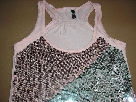 379. ružové tričko s flitrami nenosené, s