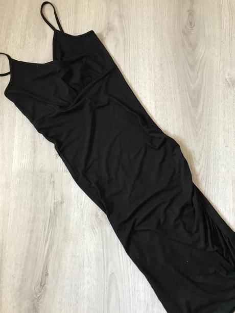 Koktejlové minišaty, 34