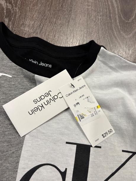 Calvin klein chlapčenske tričko na 10-12 rokov, calvin klein,140