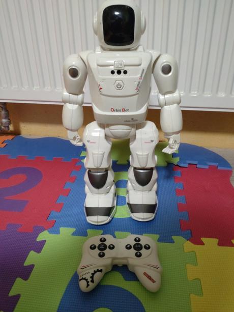 Robot na diaľkové ovládanie orbit bot,