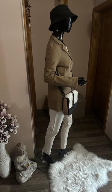 Krásne hnedé športové sako zn. magenta, m