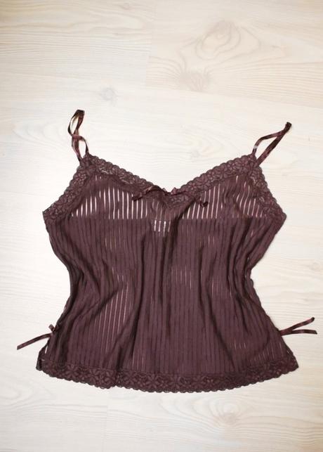 Dámske fialové tielko s čipkou a mašľami, m