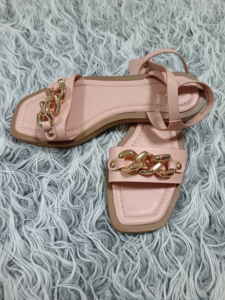 Ružové sandále, 38