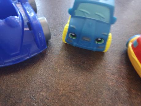 3 autíčka  pre najmenších, 