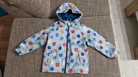 Bunda do dažďa, lupilu,104