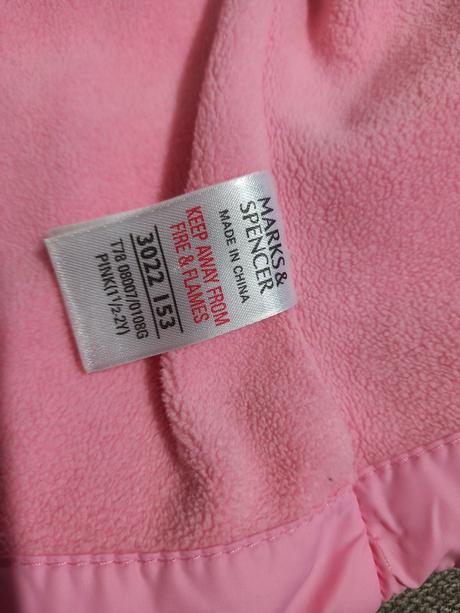 Vesticka, marks & spencer,92