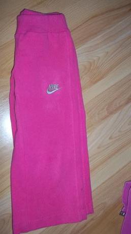 Pekné tepláčky, nike,104
