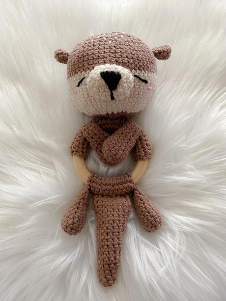 Háčkovaná hrkálka,