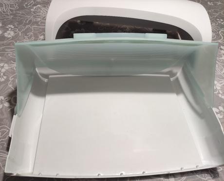 Chlebník tupperware, 