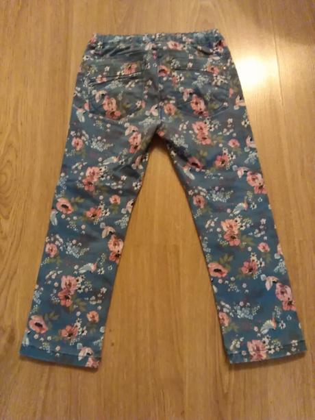 Dievcenske nohavice 116, c&a,116