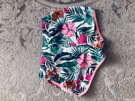 Dievčenské kratasy, c&a,146