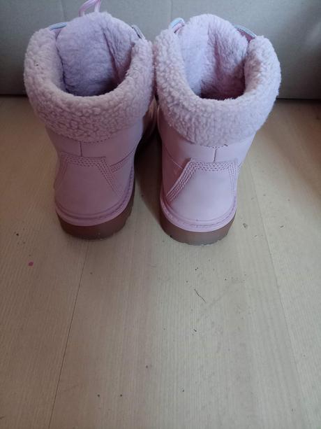 Ružové čižmy, 40