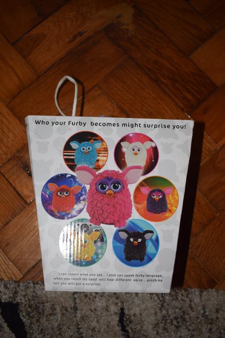 Hračka furby,