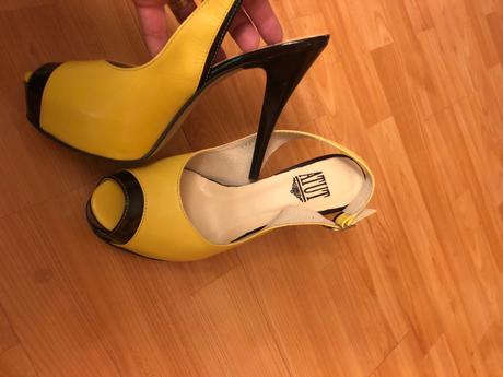 Žlté nové lodičky, 36