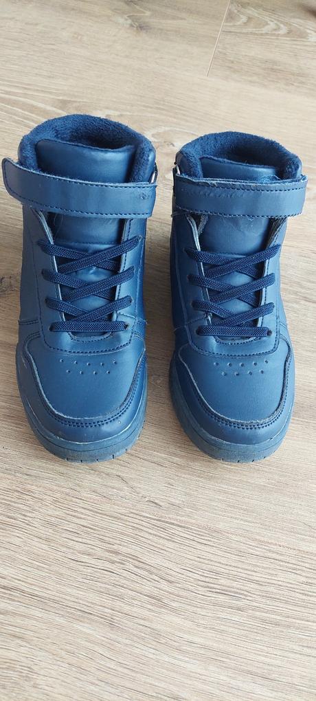 Kotnikove tenisky, 32