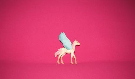 Schleich 70575 nazdobené žriebä pegasa jednorožca, 