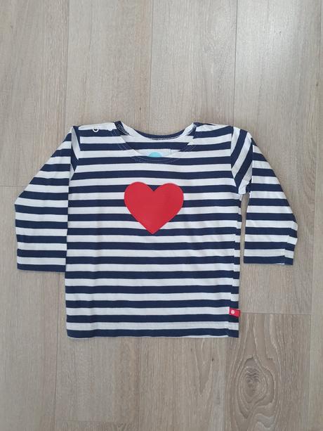 Pískacie tričko, 86