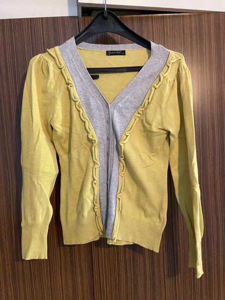 Bledožltý sveter (s), s