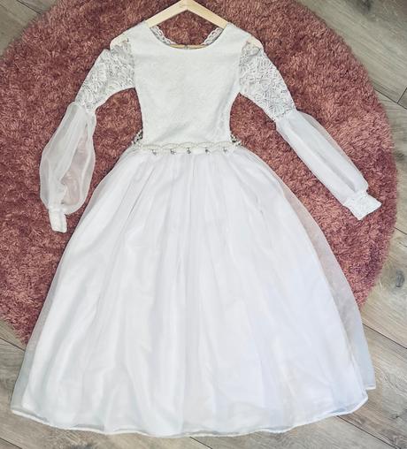 Šaty na prijímanie, 140