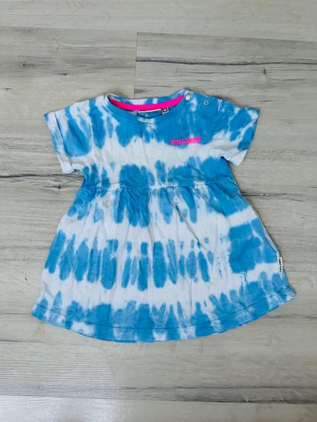 Batikované šaty, 74