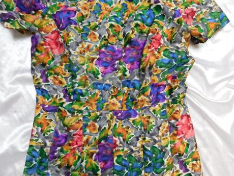 Luxusne velmi pekne vintage šaty, 42