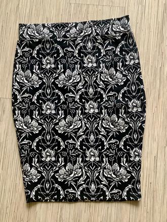 Krásna upletova sukna, s