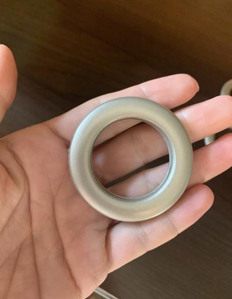 Plastový kružok na závesy, 