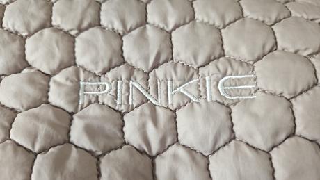 Pinkie prechodný kávový fusak, pinkie