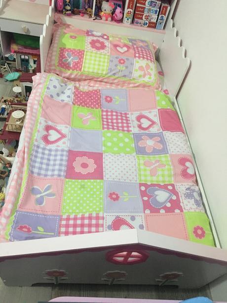 Detská postieľka a nočný stolík, 