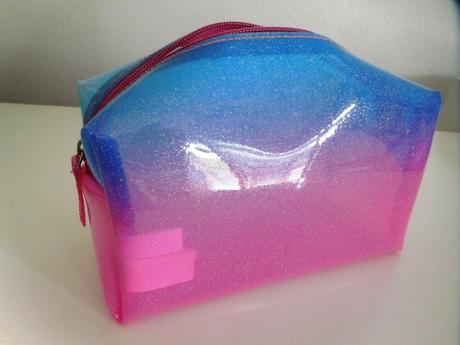 Krásna reserved kvalitná meniaca kozmetická taška, 