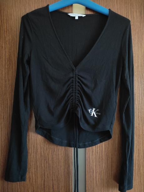 Elegantny elasticky top ck s vystrihom, dlhy rukav, calvin klein,s