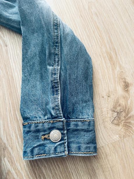 Rifľová bunda s opaskom a kabelkou erika fashion, s