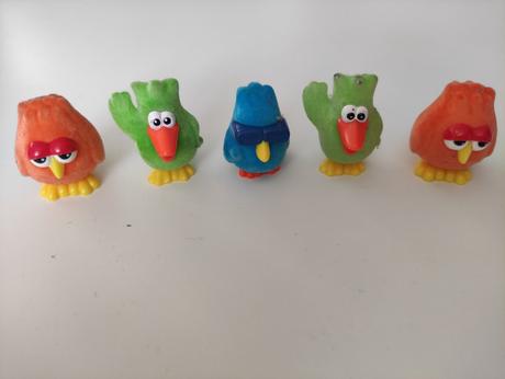 Semisove postavicky z kinder, 