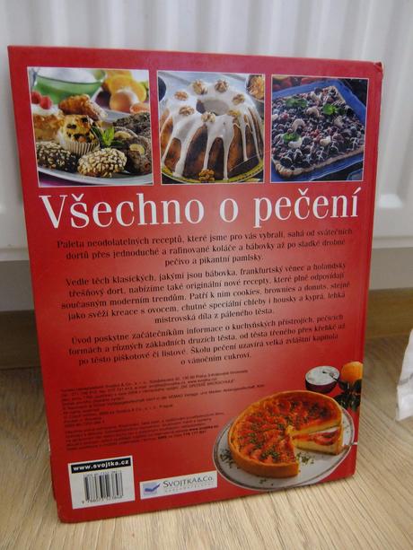 Kniha "všechno o pečení",